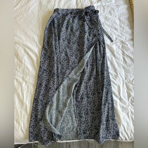 Lulu's Women’s Bohemian Maxi Skirt, size M